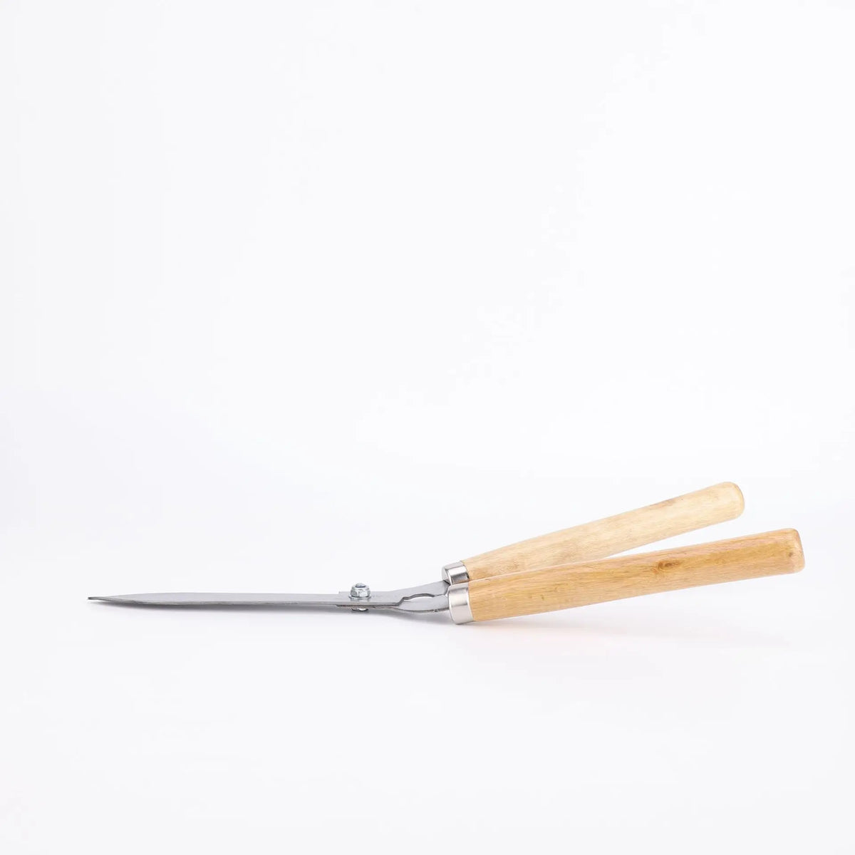 Garden scissors, hedge cutting, green lawn trimming, pruning, flower cutting, tree branches, , retractable large scissors