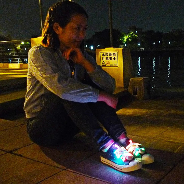 2Pcs LED Sport Luminous Shoelaces Glow Shoe Strings Round Flash Light Shoelaces Batteries No Tie Lazy Shoe Laces Party Decor