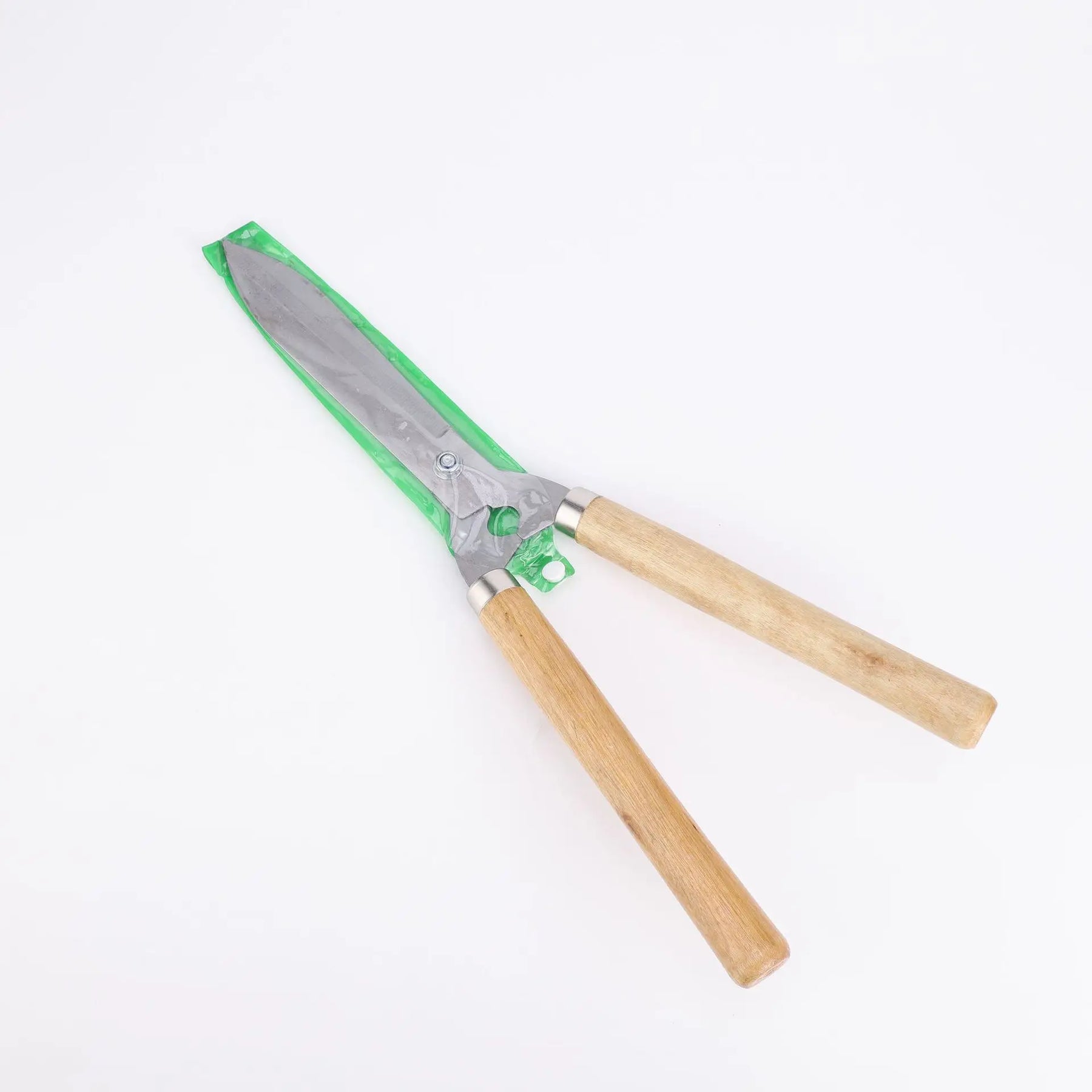 Garden scissors, hedge cutting, green lawn trimming, pruning, flower cutting, tree branches, , retractable large scissors