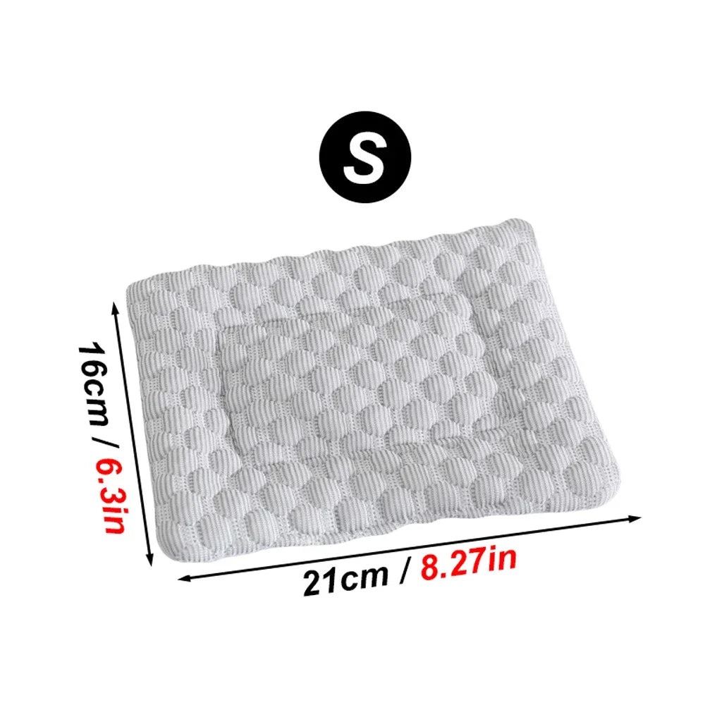 1 PC Summer Cooling Pet Mat Soft Breathable Self-Cooling Blanket Mat for Small Animal Hamster Guinea Pigs Chinchillas Rat Rabbit CB DROPSHIPPING