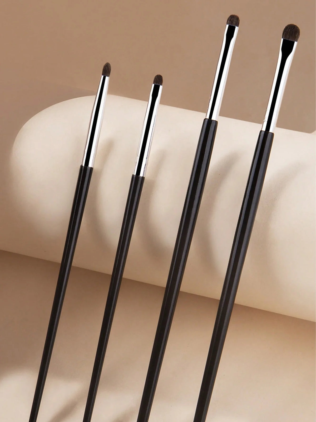 4Pcs Small Eyeshadow Brushes for Fine-Tuning Eye Makeup, Tapered Small Brushes for Highlighting, Fine Detail Blending, and Concealing CB DROPSHIPPING