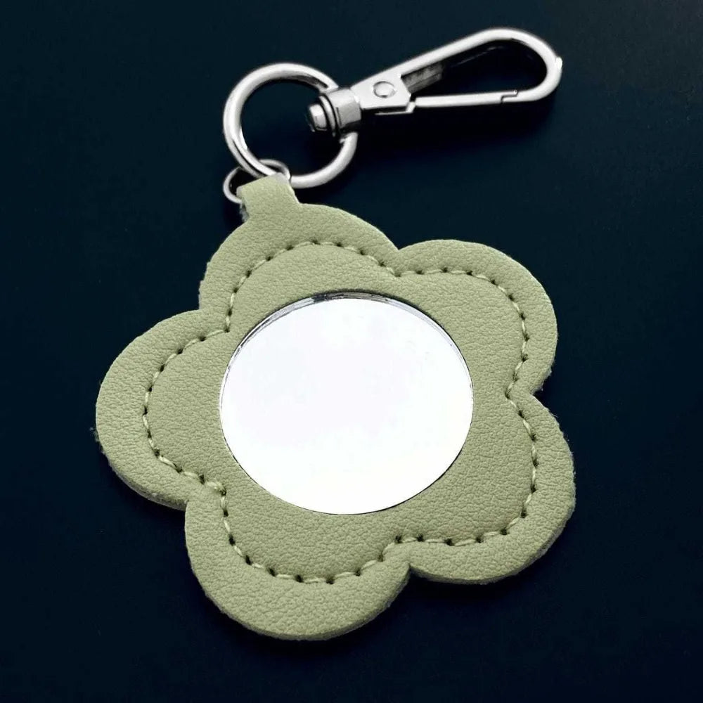 Simple Leather Hanging Keyring Small Mirror Key Chain Ring Bag Pendant for Gift Car Packet Keychain Cute Makeup Flower Shaped