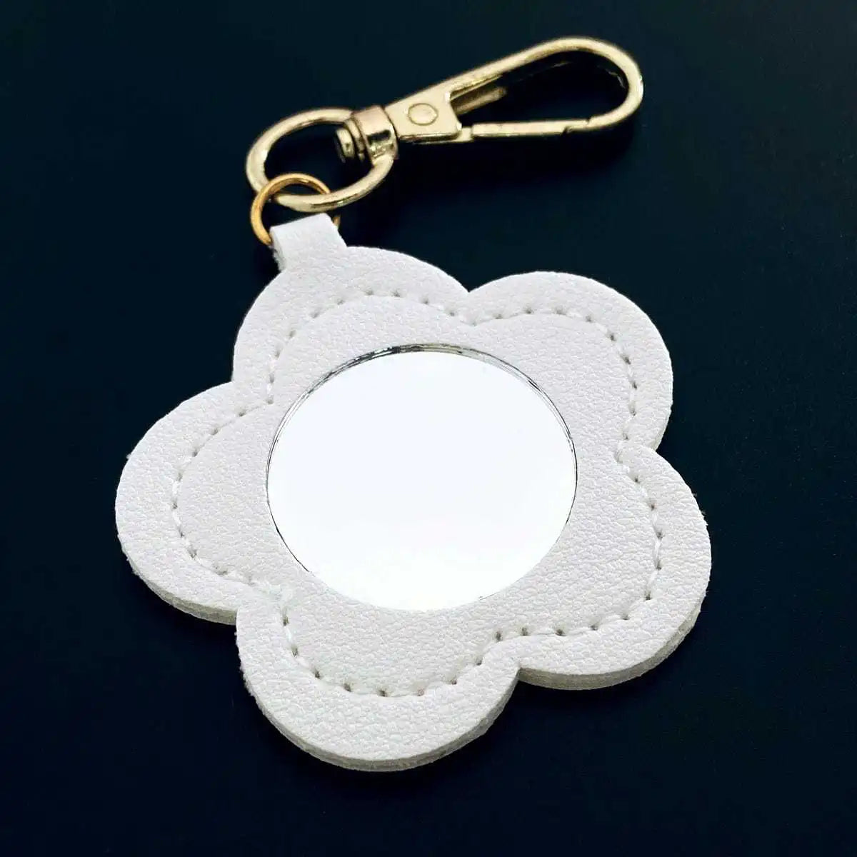 Simple Leather Hanging Keyring Small Mirror Key Chain Ring Bag Pendant for Gift Car Packet Keychain Cute Makeup Flower Shaped