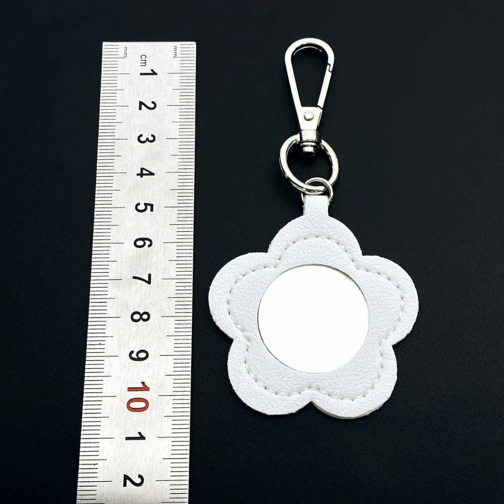 Simple Leather Hanging Keyring Small Mirror Key Chain Ring Bag Pendant for Gift Car Packet Keychain Cute Makeup Flower Shaped