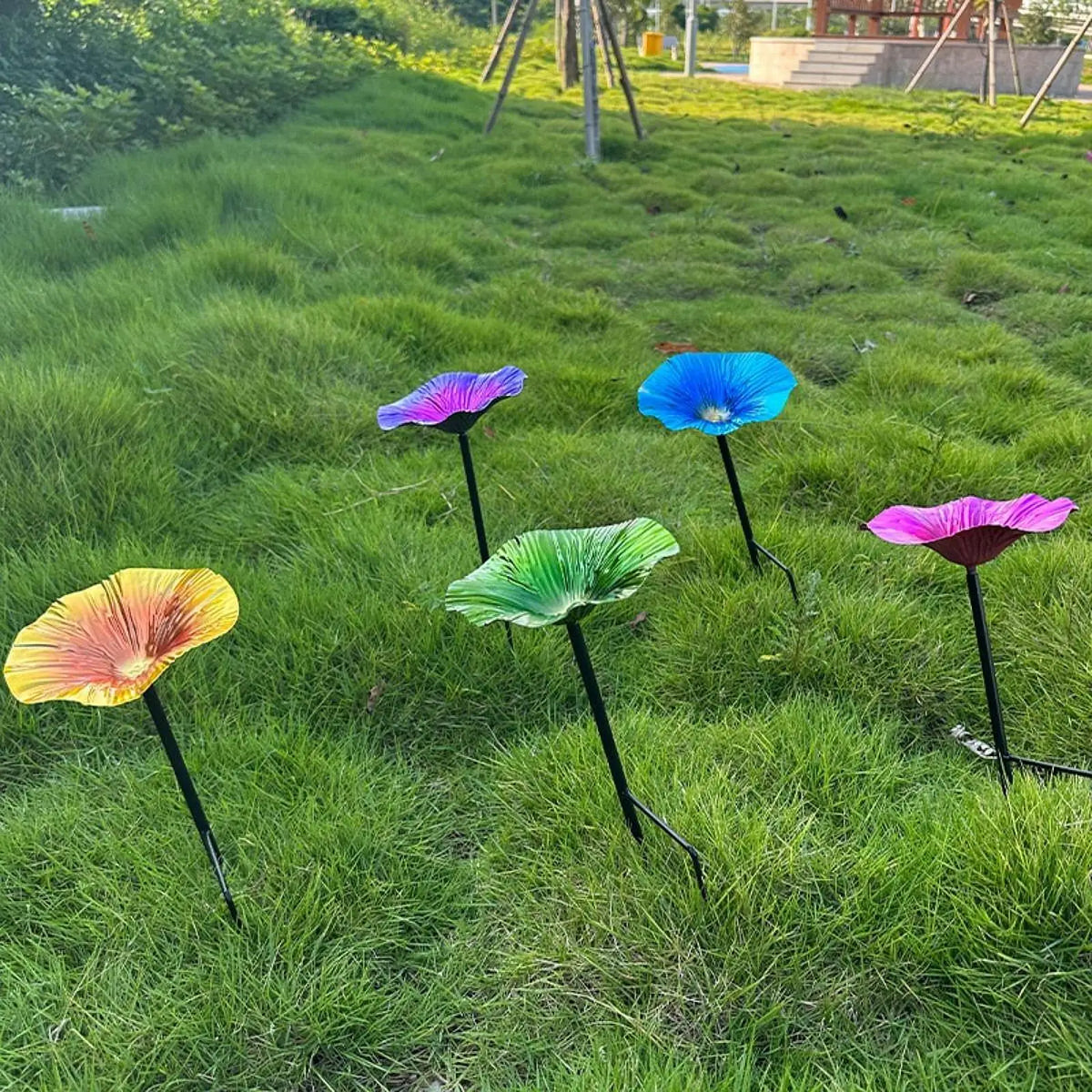 Garden Bird Bath with Detachable Pole And Ground Stake for Bird Feeders