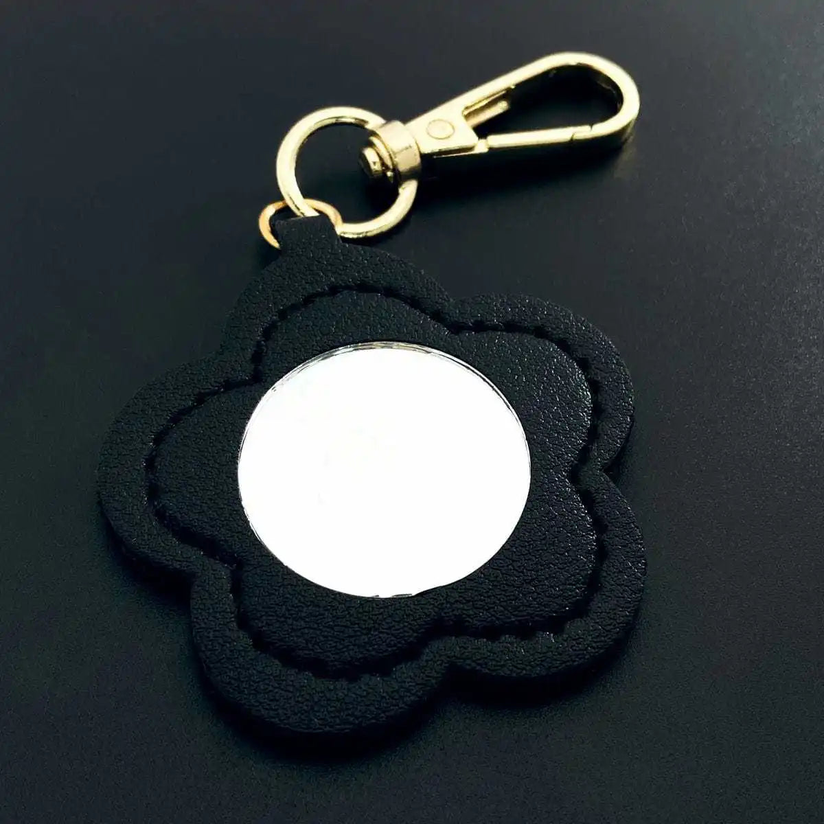 Simple Leather Hanging Keyring Small Mirror Key Chain Ring Bag Pendant for Gift Car Packet Keychain Cute Makeup Flower Shaped