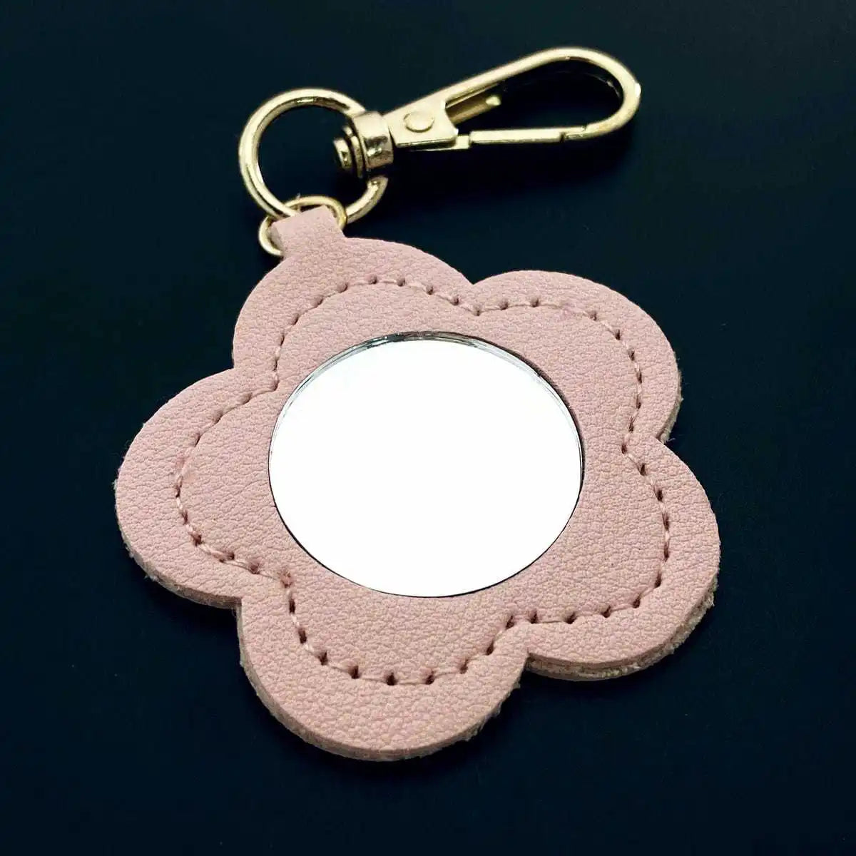 Simple Leather Hanging Keyring Small Mirror Key Chain Ring Bag Pendant for Gift Car Packet Keychain Cute Makeup Flower Shaped